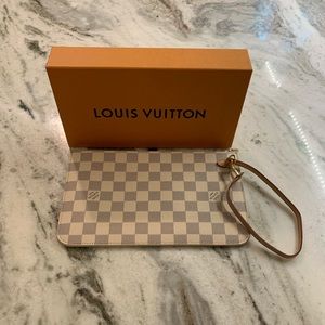 NWT Louis Vuitton Pouchette
